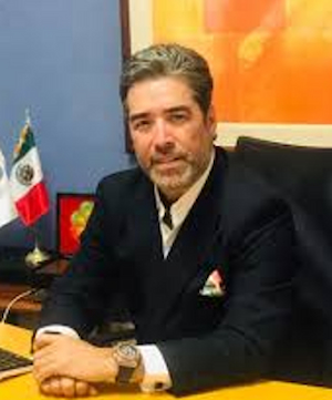 Dr. Raúl Domínguez